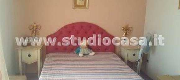 Вилла с 5 комнатами в Кротоне, Италия № 126022 9