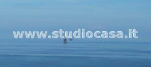 Вилла с 5 комнатами в Кротоне, Италия № 126022 10