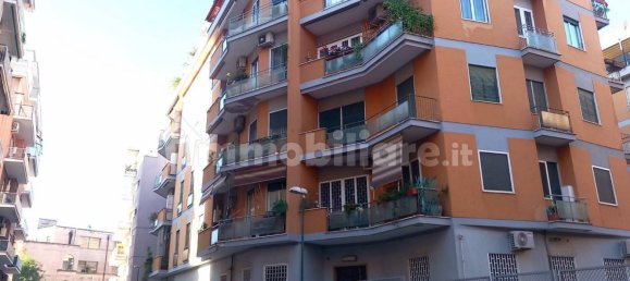 Apartamento de 2 dormitorios en Rome, Italy No. 8946 3