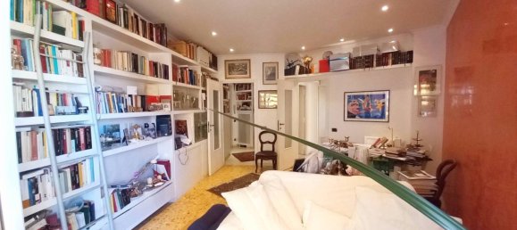 Apartamento de 2 dormitorios en Rome, Italy No. 8946 11
