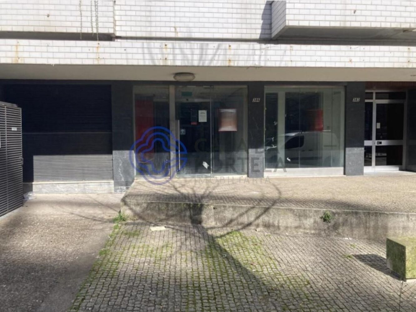 315m² Commercial property in Maia, Portugal No. 236445