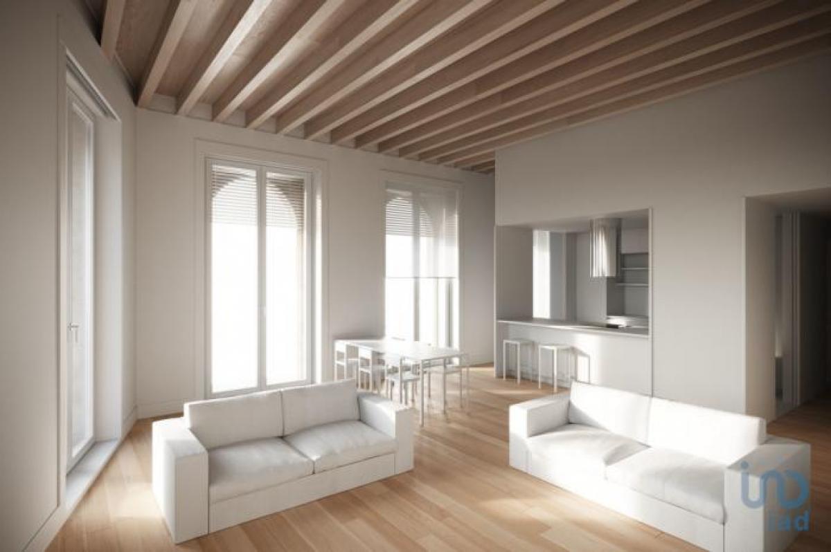 2 bedrooms Apartment in Lisbon, Portugal No. 2450