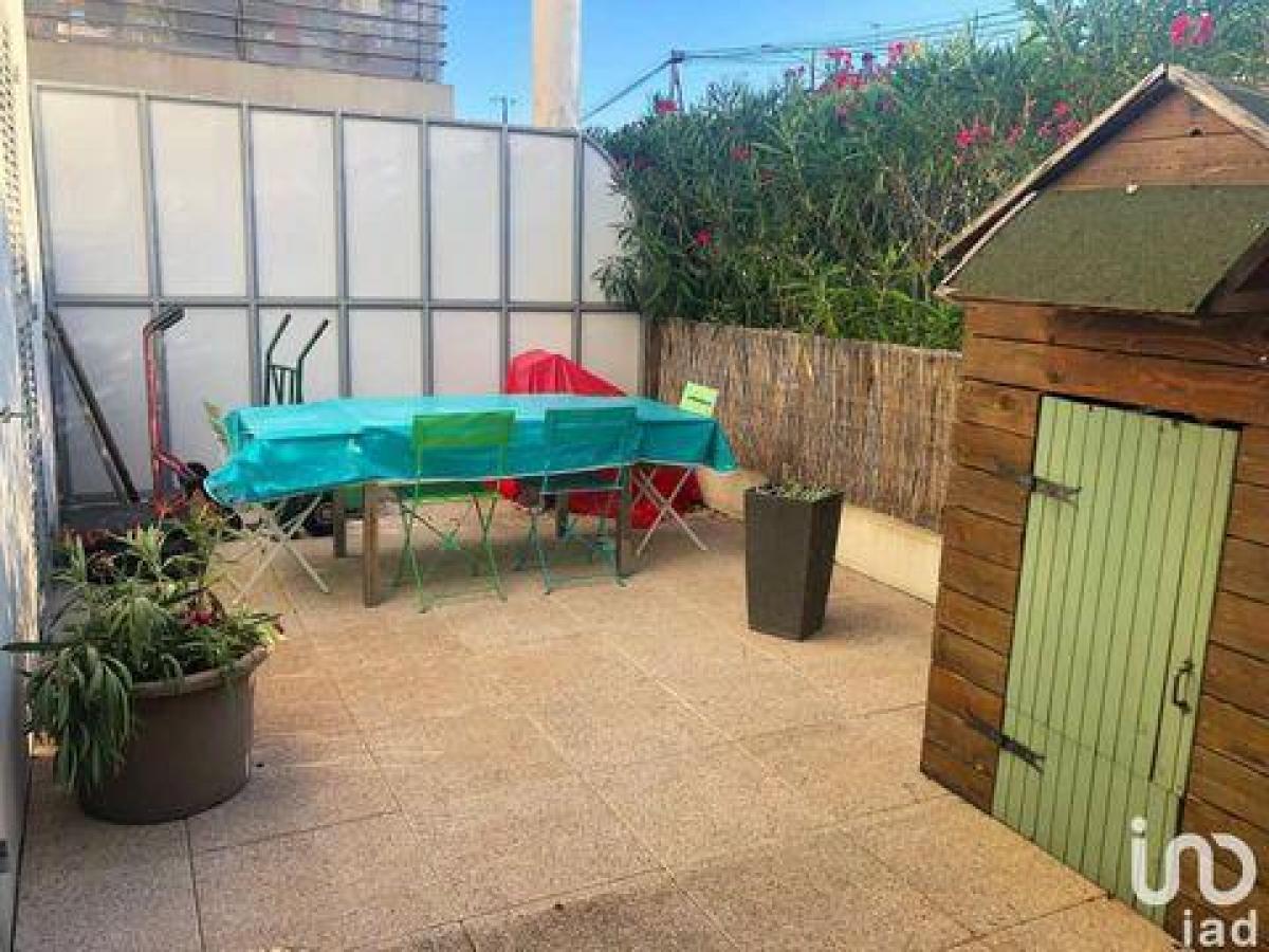 2 bedrooms Condo in Hyeres, France No. 15515