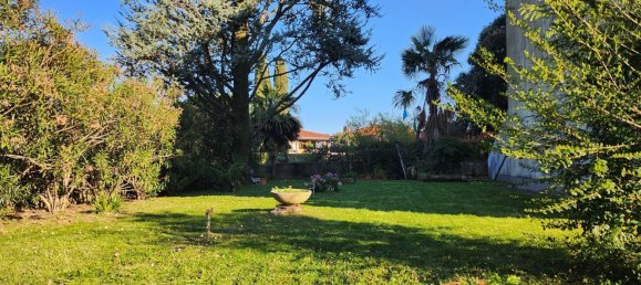 7 rooms House in Udine, Italy No. 224822 23