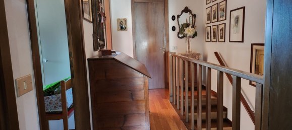 7 rooms House in Udine, Italy No. 224822 2