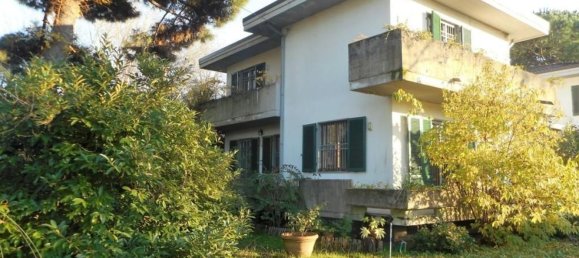 8-salle Villa à Massa, Italy No. 49401 29
