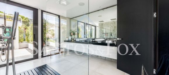 5 bedrooms Villa in El Madronal, Spain No. 31749 31