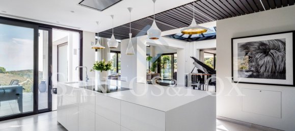 5 bedrooms Villa in El Madronal, Spain No. 31749 12