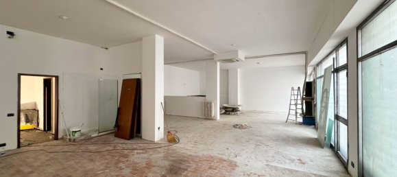 Gewerbliche Immobilie in Bergamo, Italy 220m², Nr. 187281 4