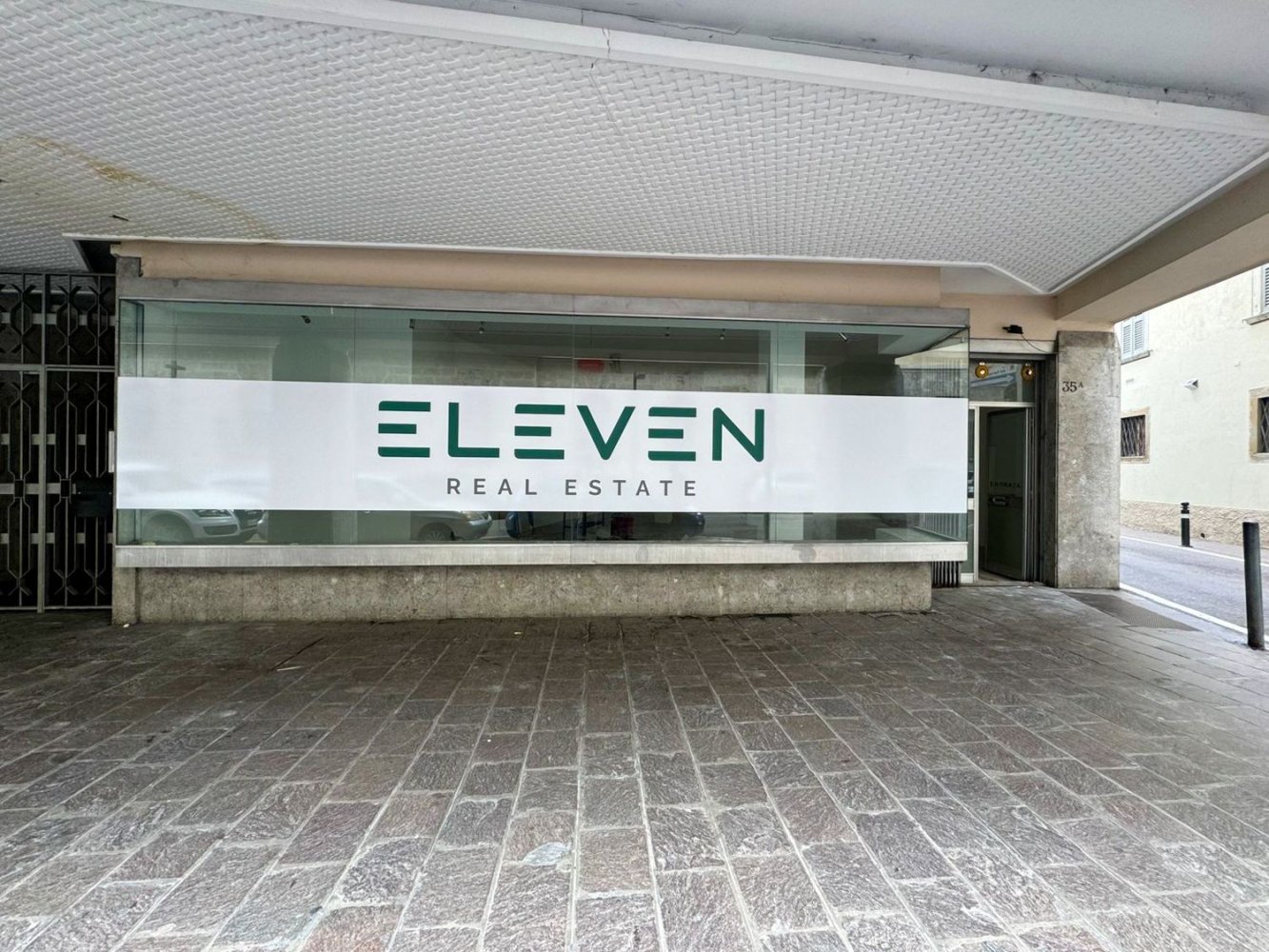 Gewerbliche Immobilie in Bergamo, Italy 220m², Nr. 187281