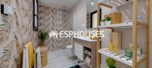 3 bedrooms Penthouse in Alicante, Spain No. 20219 36