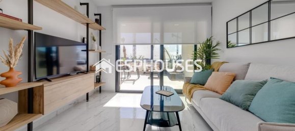 3 bedrooms Penthouse in Alicante, Spain No. 20219 4