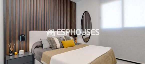 3 bedrooms Penthouse in Alicante, Spain No. 20219 5