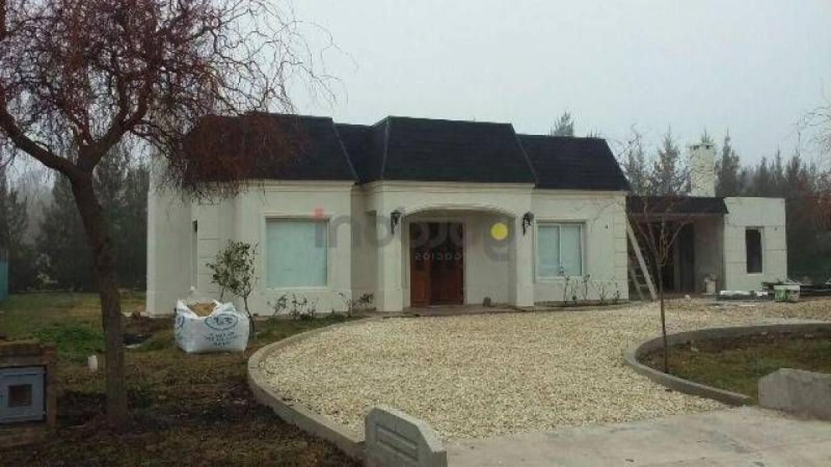 Дом с 3 спальнями в Коронель Брандсен, Аргентина № 51128