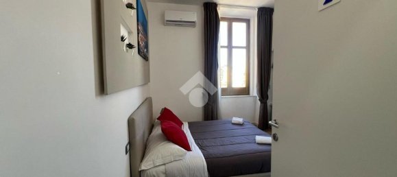 1-Zimmer Hotel in Naples, Italy, Nr. 61105 11