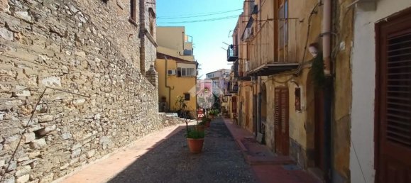 Casa de 2 habitaciónes en Termini Imerese, Italy No. 52303 22