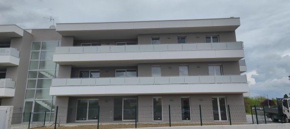 4 rooms Apartment in Selvazzano Dentro, Italy No. 25238 2