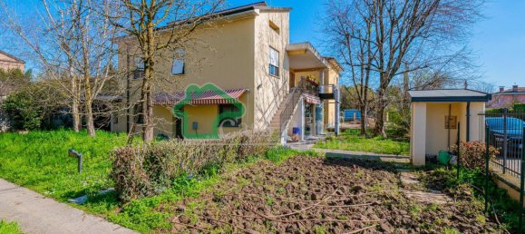 3 bedrooms Villa in Crema, Italy No. 205866 8