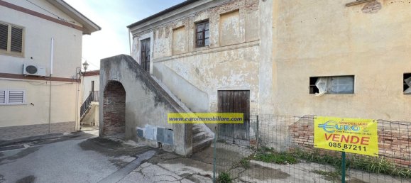 8 rooms House in Pianella, Italy No. 103887 5