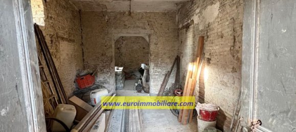 8 rooms House in Pianella, Italy No. 103887 22