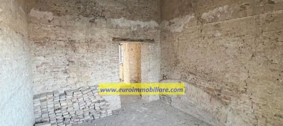 8 rooms House in Pianella, Italy No. 103887 11