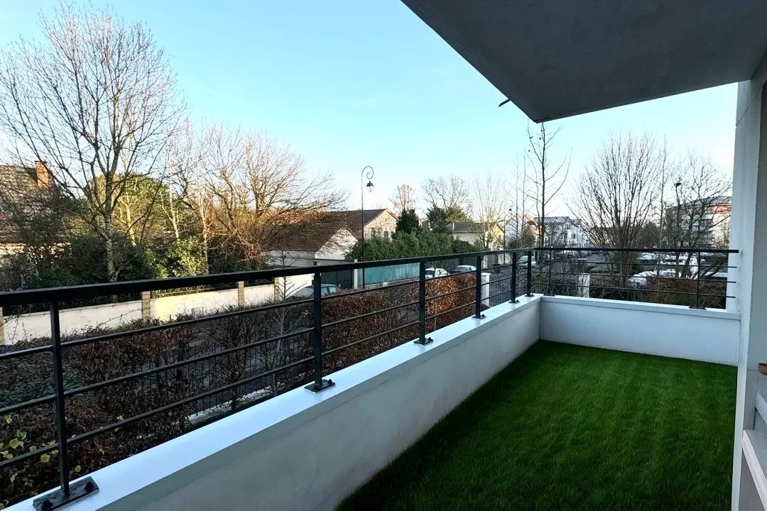 1 bedroom Apartment in Le Plessis-Trevise, France No. 168597