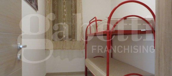 Квартира с 3 комнатами в Giurdignano, Италия № 32072 4