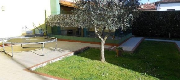 4 bedrooms Villa in Seravezza, Italy No. 51205 11