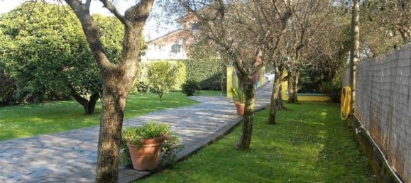 4 bedrooms Villa in Seravezza, Italy No. 51205 10