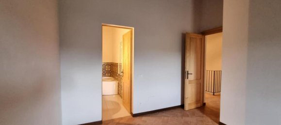 2 bedrooms Apartment in Volterra, Italy No. 359 6
