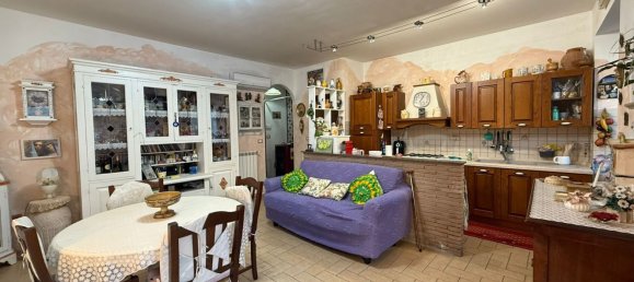 2غرفة شقة في Capodimonte, Italy رقم 274737 3