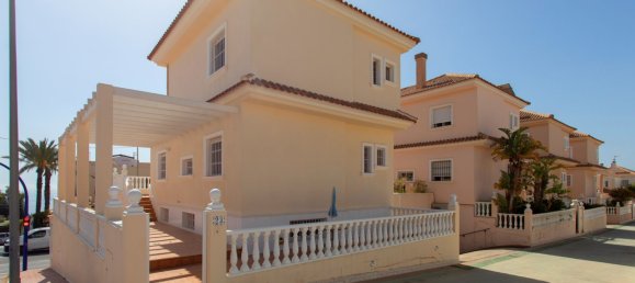 180m² villa à vendre à Torrevieja, Alicante, Valencian Community, Spain № 368818 3