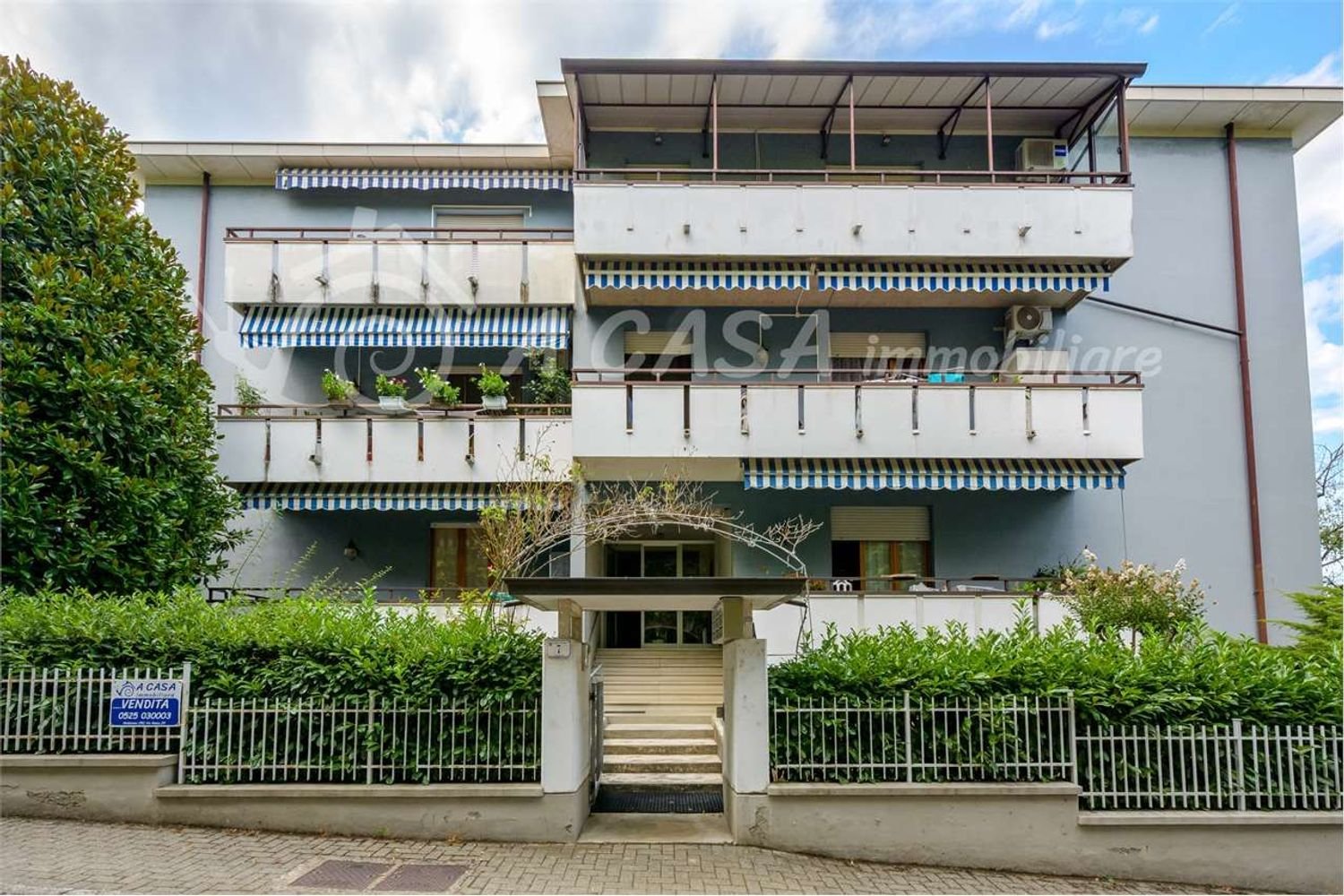 Квартира с 5 спальнями в Форново ди Таро, Италия № 380197