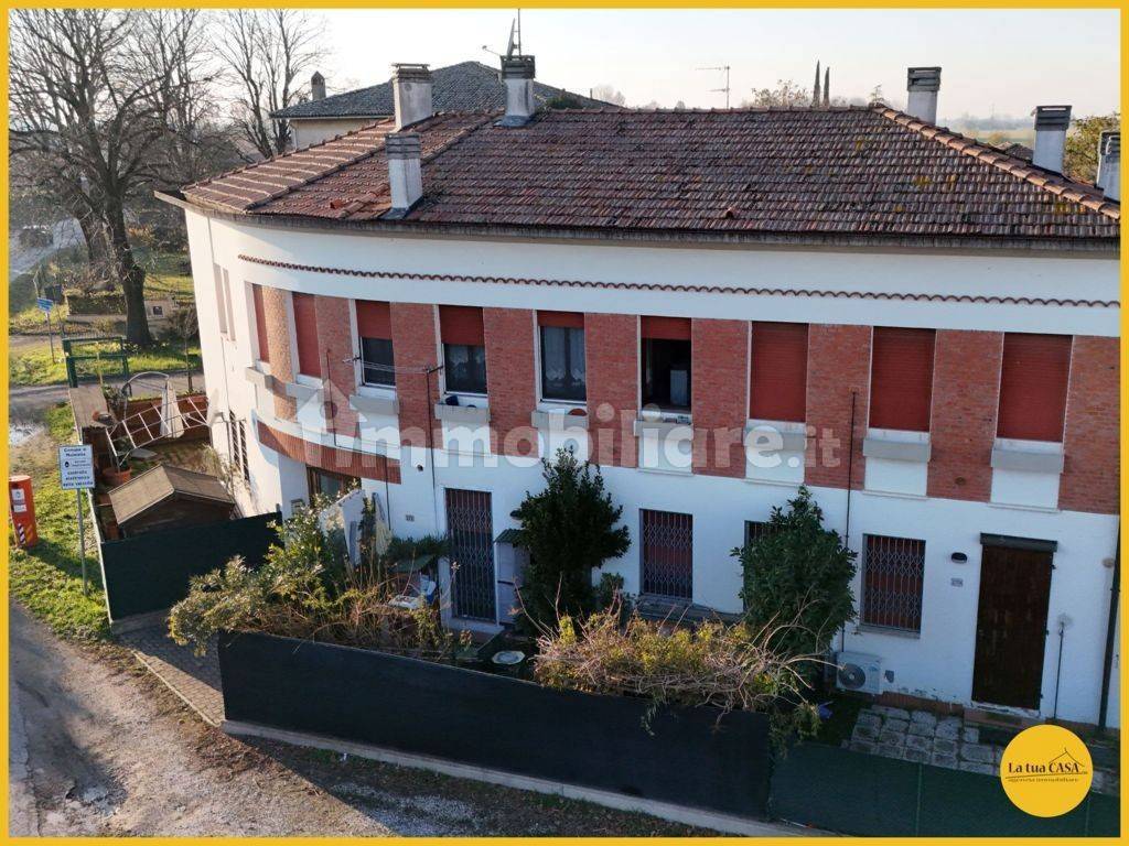 1 غرف نوم شقة في Molinella, Italy رقم 127664