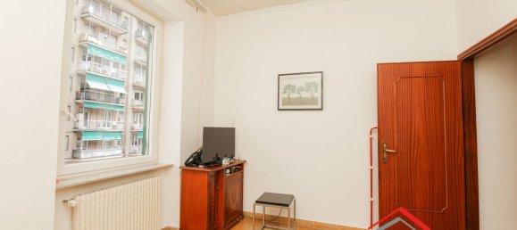 3 rooms Apartment in Genoa, Italy No. 299789 18