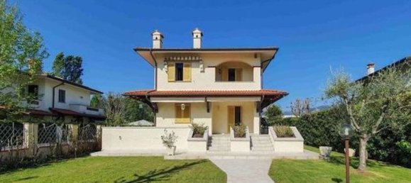 7-salle Villa à Forte dei Marmi, Italy No. 35555 35