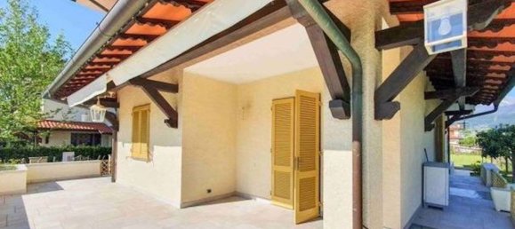 7-salle Villa à Forte dei Marmi, Italy No. 35555 5