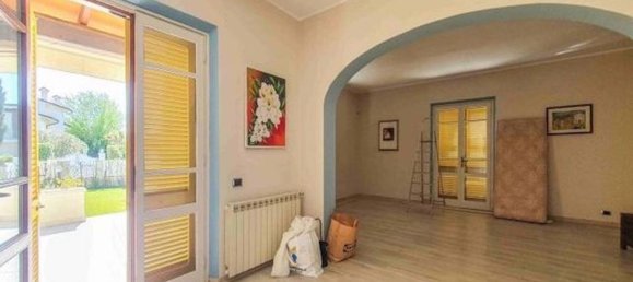 7-salle Villa à Forte dei Marmi, Italy No. 35555 15