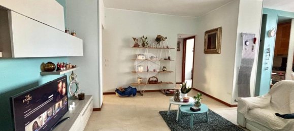 4 rooms Apartment in Pozzuoli, Italy No. 65663 2