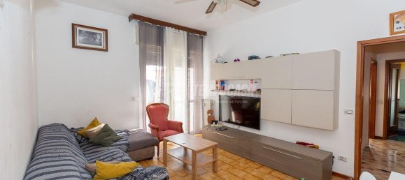 3 rooms Apartment in Brescia, Italy No. 236670 3