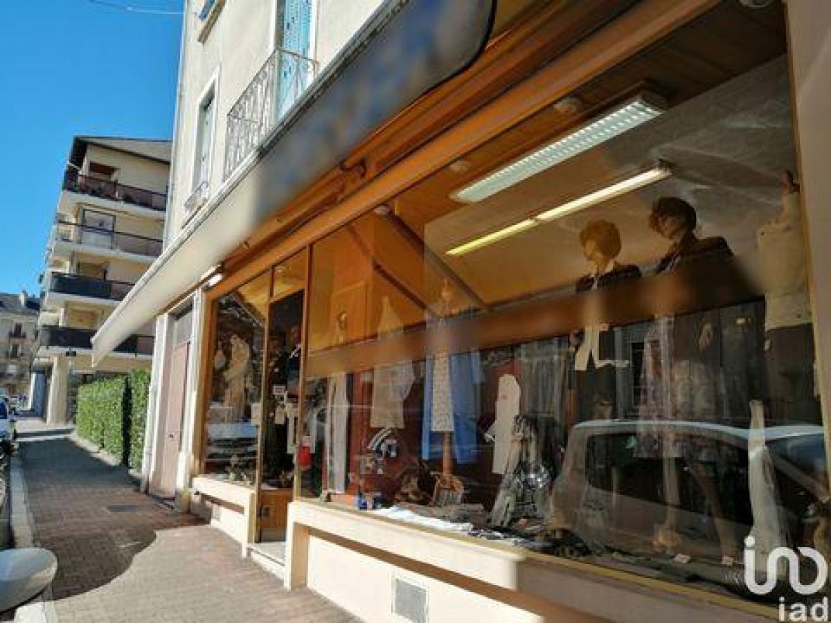 Fábrica en Voiron, France 53 m² No. 21110