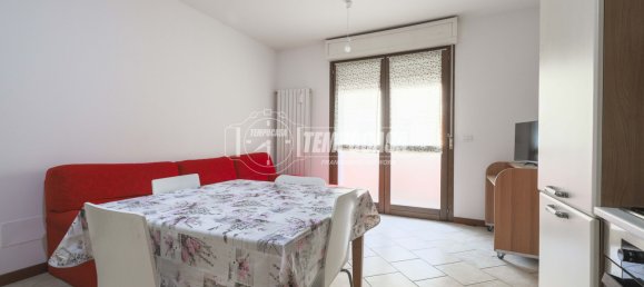 3 rooms Apartment in Massa Lombarda, Italy No. 305136 3