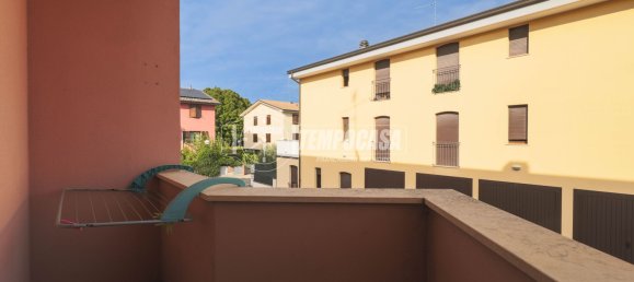 3 rooms Apartment in Massa Lombarda, Italy No. 305136 2