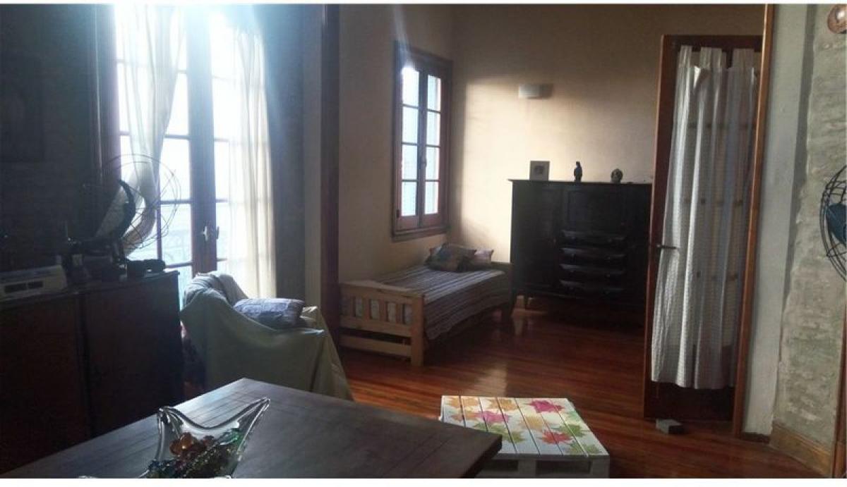 4 bedrooms House in Buenos Aires, Argentina No. 91261