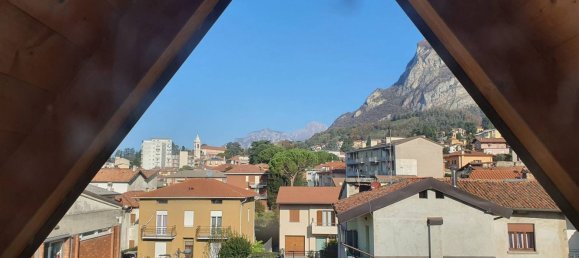 Apartamento de 4 dormitorios en Calolziocorte, Italy No. 114350 2