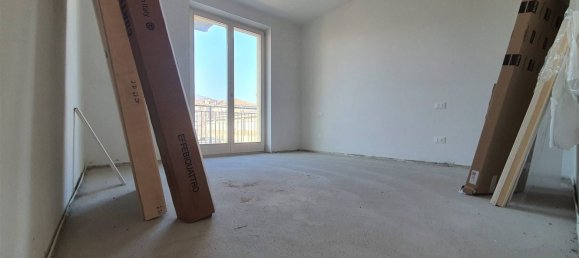 Apartamento de 4 dormitorios en Calolziocorte, Italy No. 114350 15