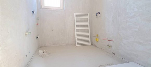 Apartamento de 4 dormitorios en Calolziocorte, Italy No. 114350 17