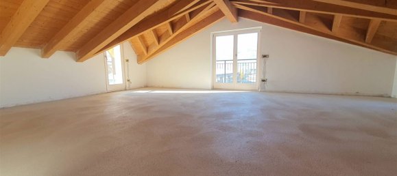 Apartamento de 4 dormitorios en Calolziocorte, Italy No. 114350 7