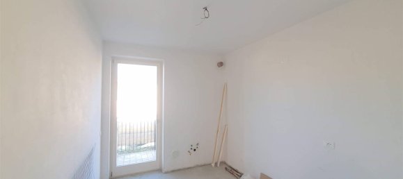 Apartamento de 4 dormitorios en Calolziocorte, Italy No. 114350 12