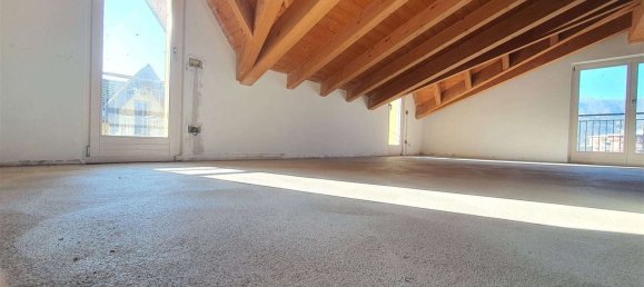 Apartamento de 4 dormitorios en Calolziocorte, Italy No. 114350 11